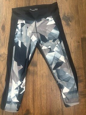 Under Armour Black & Gray Geometric Print Leggings